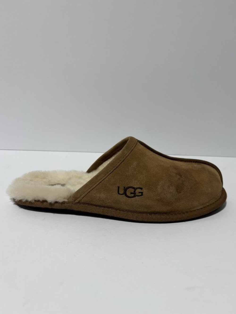UGG Men’s Scuff Chestnut Slippers, Size 11 M
